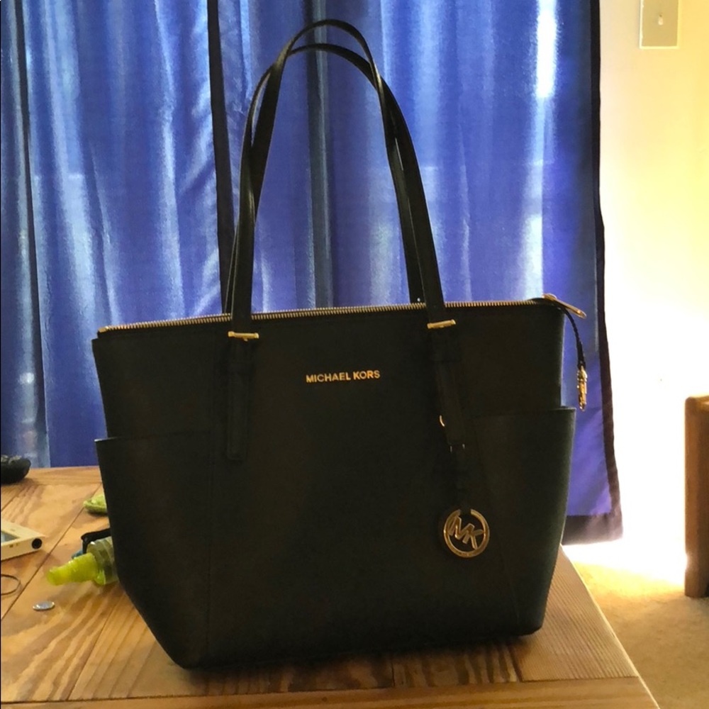Michael Kors Jet Set Purse